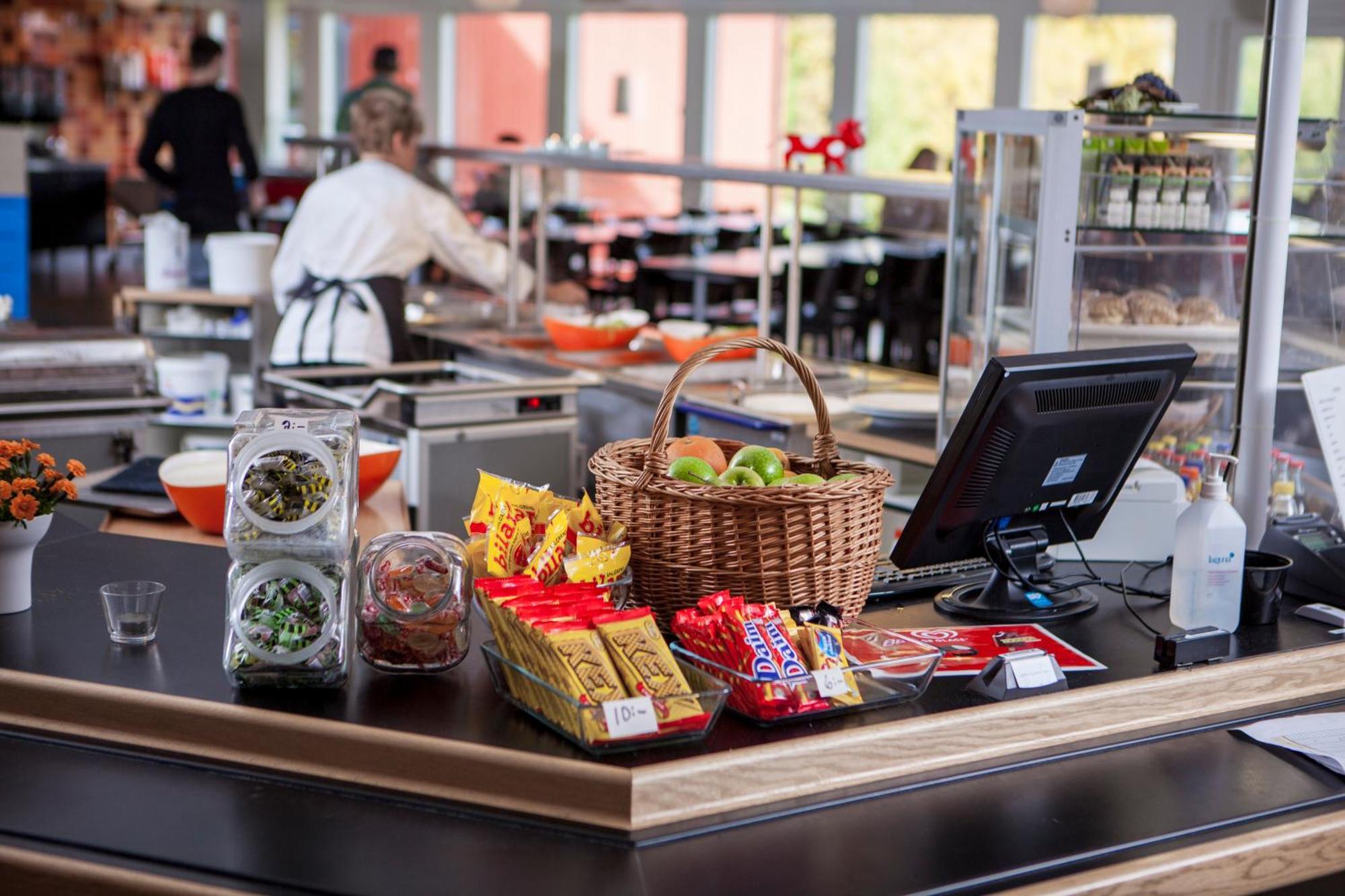Karlskoga Folkhoegskola Vandrarhem Udden Extérieur photo